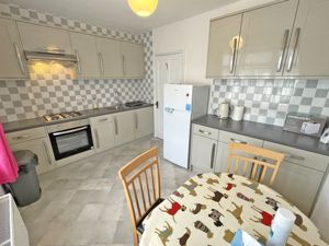 Kitchen / Diner- click for photo gallery